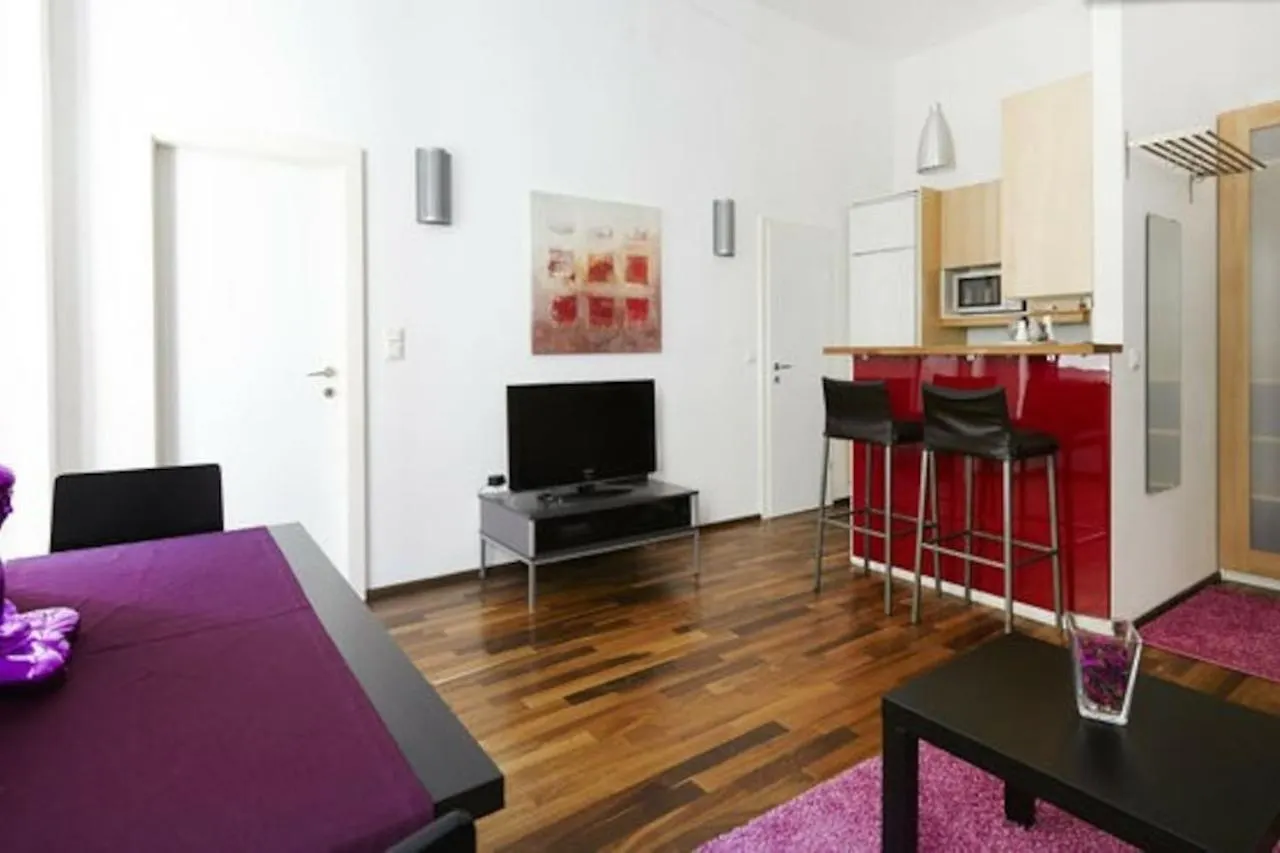 Wunderschone Altbau Wohnung Josefstadt Vienna