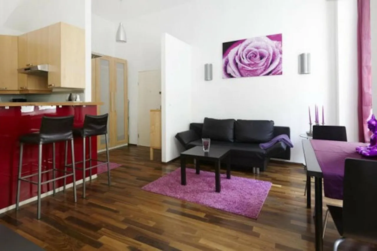 Apartment Wunderschone Altbau Wohnung Josefstadt Vienna