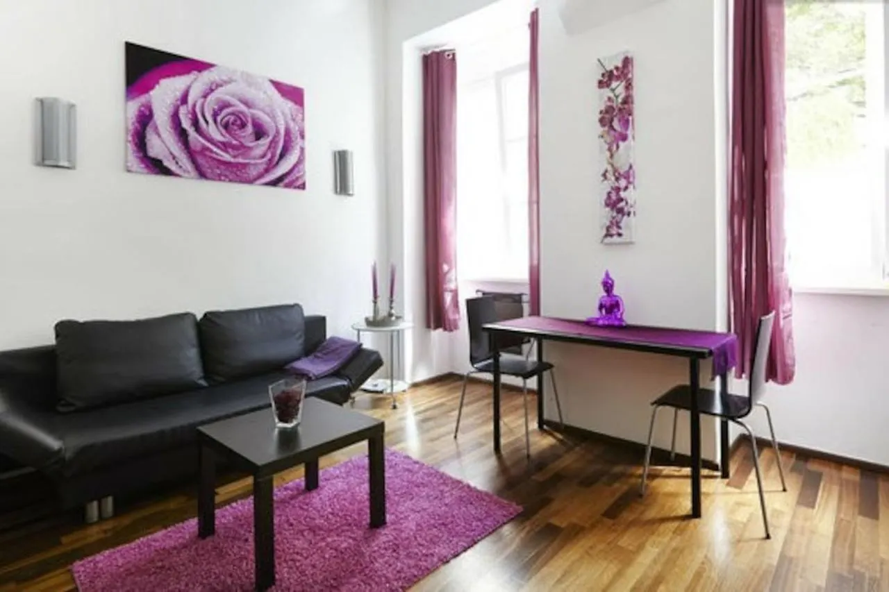 Apartment Wunderschone Altbau Wohnung Josefstadt Vienna Austria